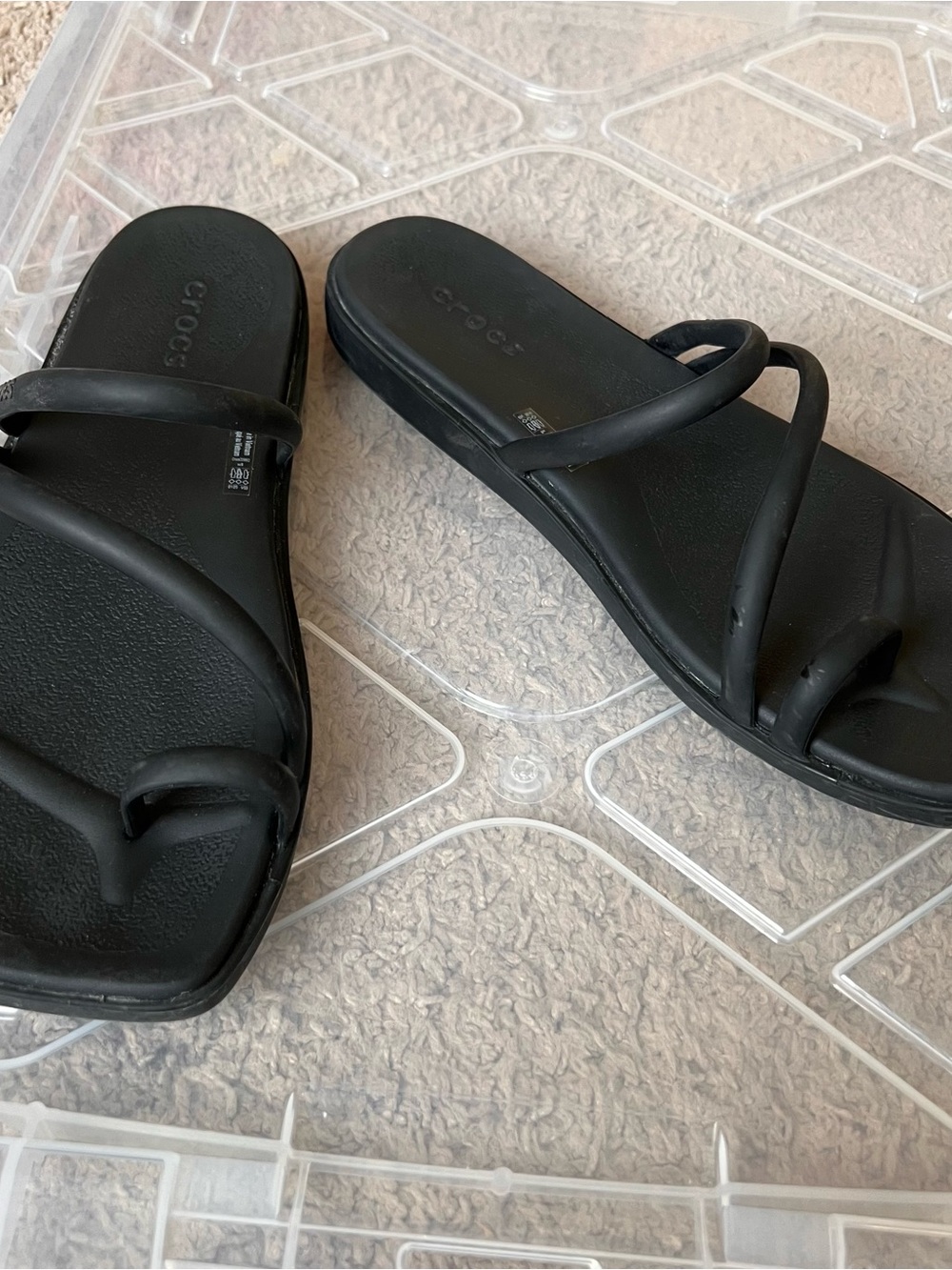 CROCS Women’s Miami Toe Loop Black Strappy Slide Sandals Size 8